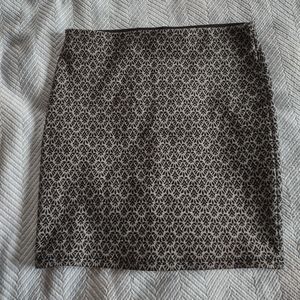 LOFT stretchy patterned pencil skirt